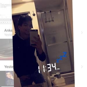 Meet your Posher, Dennis